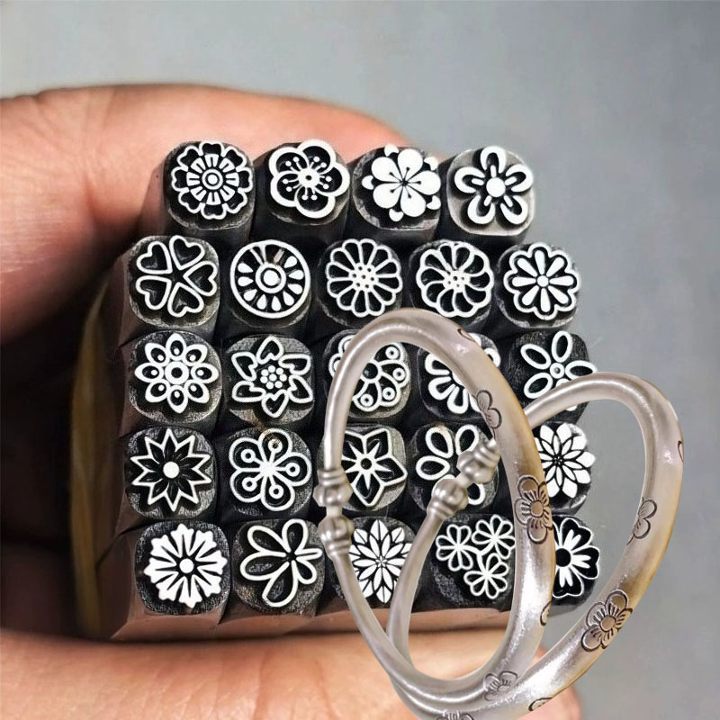Leatherwork Embossing - 5/7mm Flower Pattern Metal Stamping Tool