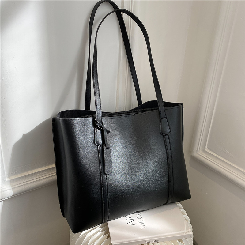 Classic Black Faux Leather Tot - огляд і ціна Leather Work Bag Women