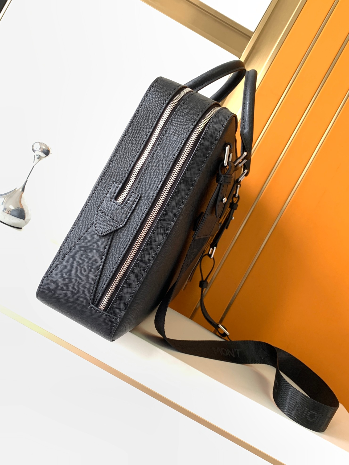 Luxury Men's Top-Handle Bags P - огляд і ціна Leatherwork Bag